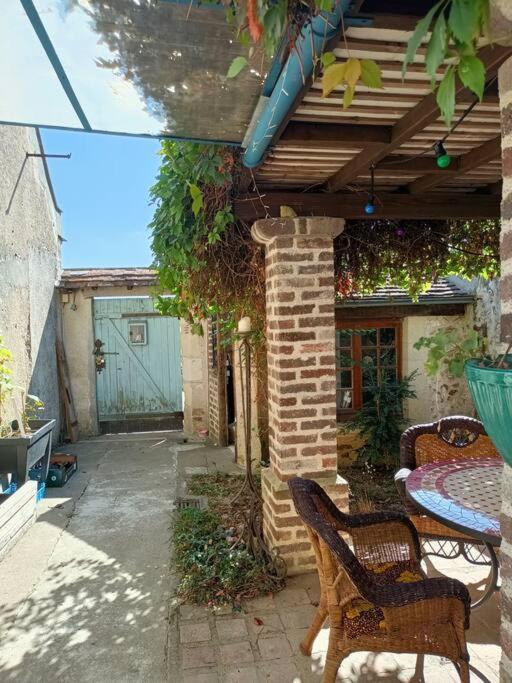 L'Atelier-Chambrette Dans Le Jardin Avec Salle De Bains, Sans Cuisine Troo Exterior photo